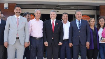 MHP Mersin Milletvekili adayı Dr. Levent UYSAL Onur Mobilya üretim tesislerini ziyaret etti.