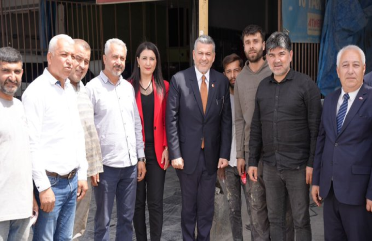 MHP Mersin Milletvekili adayı Dr. Levent UYSAL Mezitli Sanayi ziyaret etti.