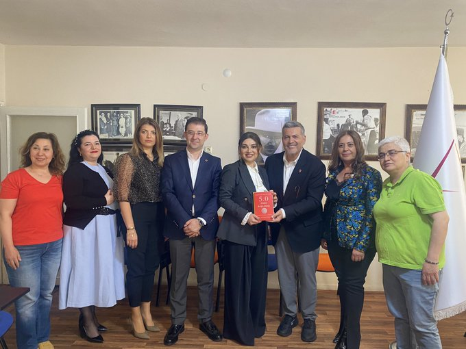 MHP Mersin Milletvekili adayı Dr. Levent UYSAL Girişimci İş Kadınları Derneği’ni ziyaret etti.