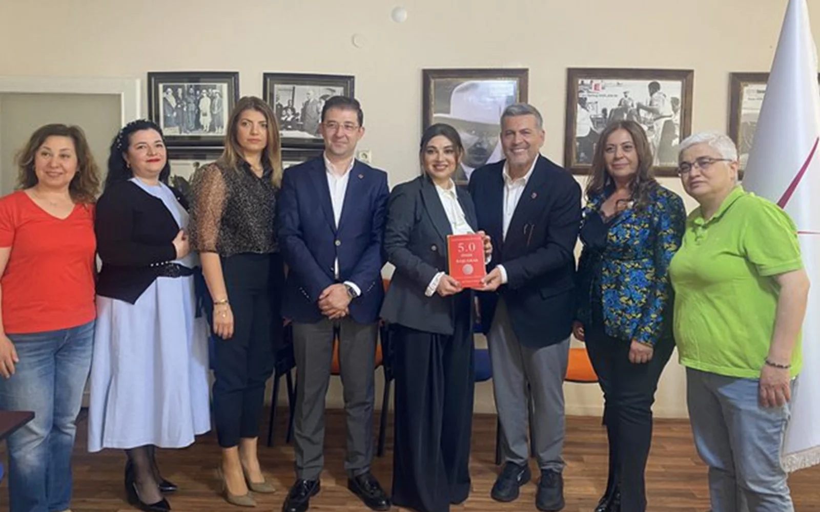 MHP Mersin Milletvekili adayı Dr. Levent UYSAL Girişimci İş Kadınları Derneği’ni ziyaret etti.