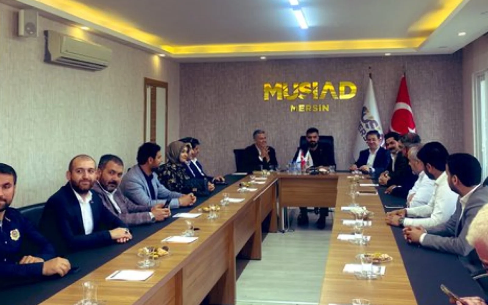 MHP Mersin Milletvekili adayı Dr. Levent UYSAL MÜSİAD’ı ziyaret etti.