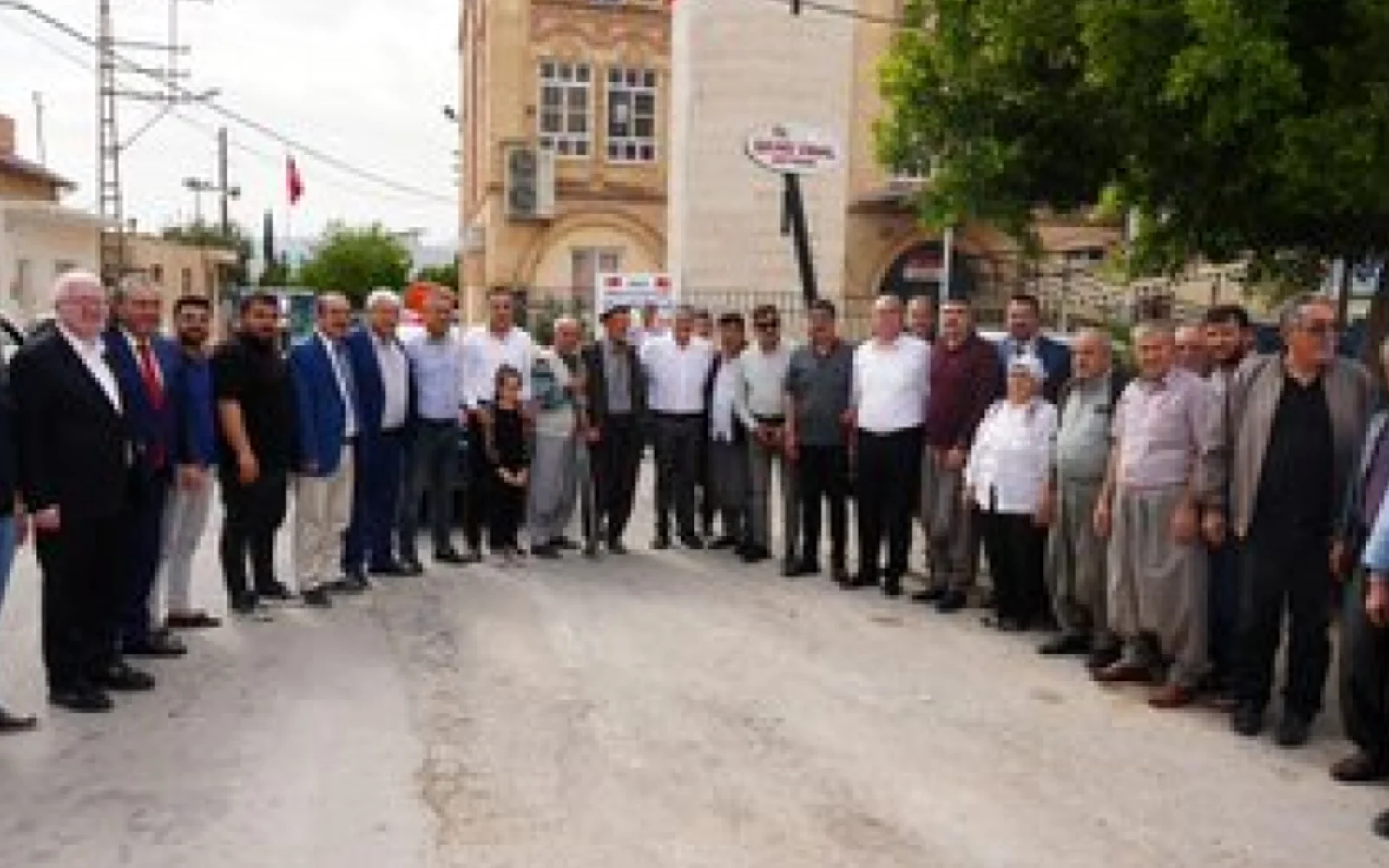 MHP Mersin Milletvekili adayı Dr. Levent UYSAL Akdeniz ilçesine bağlı köyleri ziyaret etti.